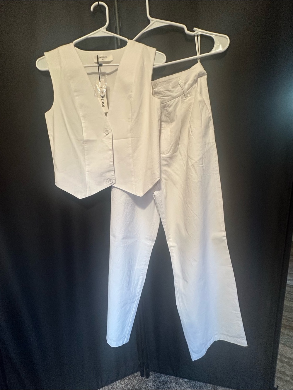 Commense White Wide-Leg Pants with Matching Tailored Vest